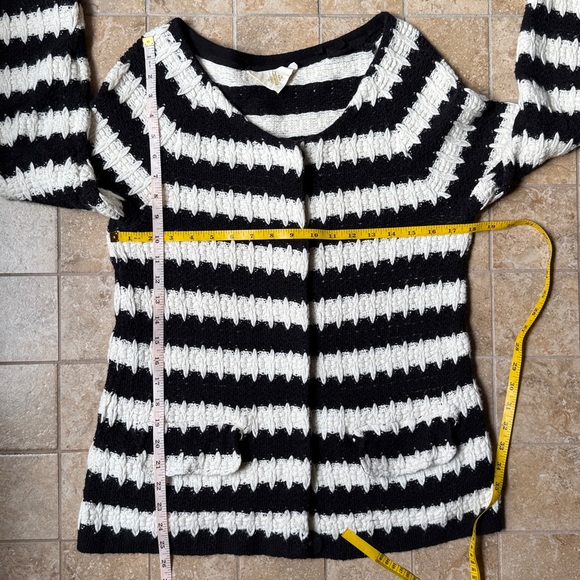 Anthropologie HWR Monogram Chunky Knit Striped Cardigan Black & White Size L EUC - Picture 9 of 16